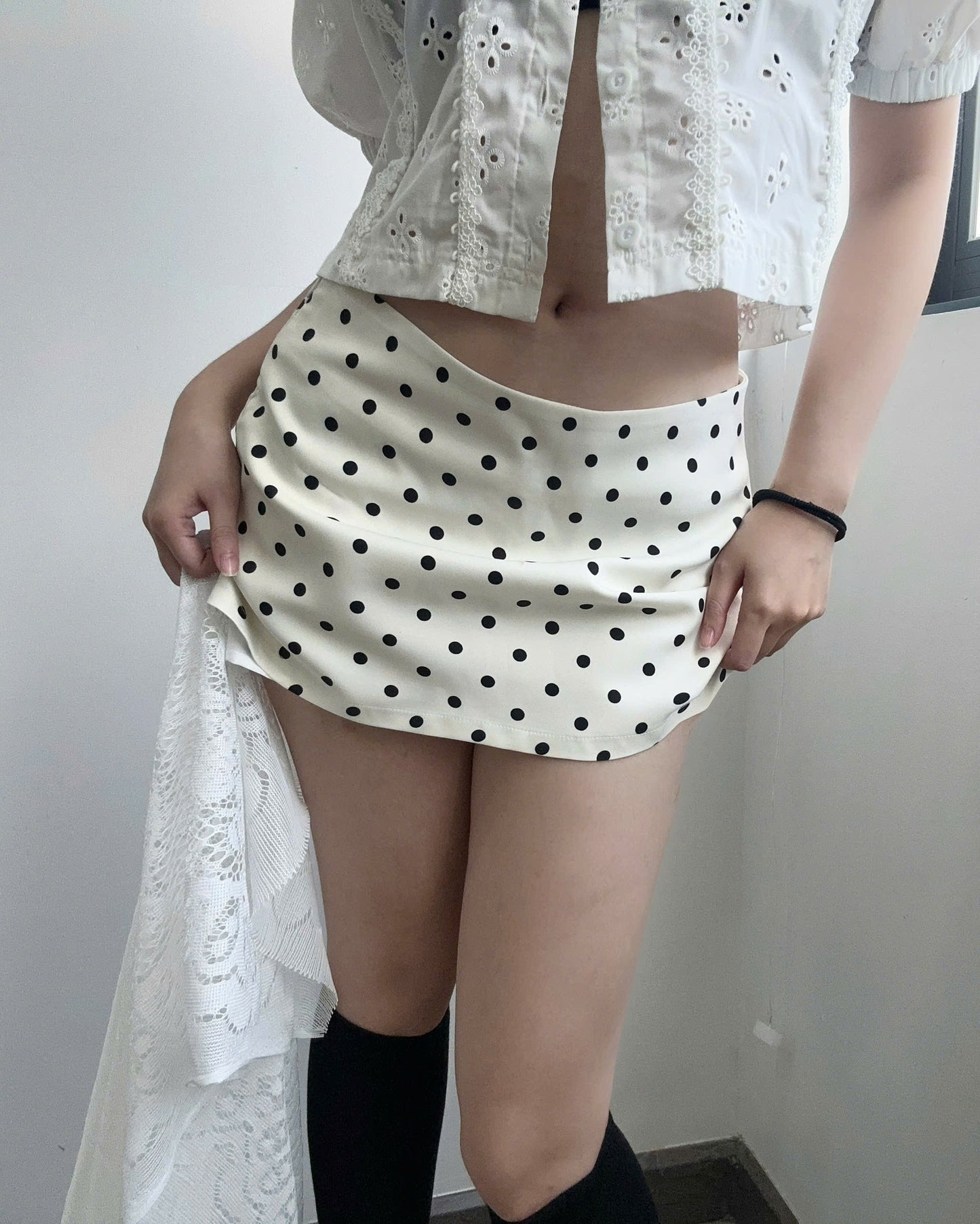 "LATTE DOTS" MINI SKIRT