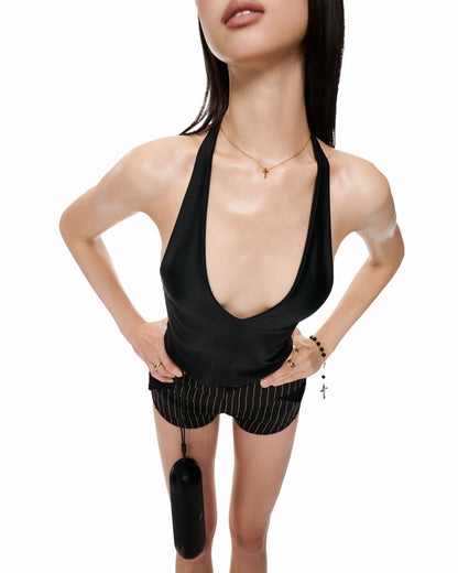 "V" TOP IN BLACK