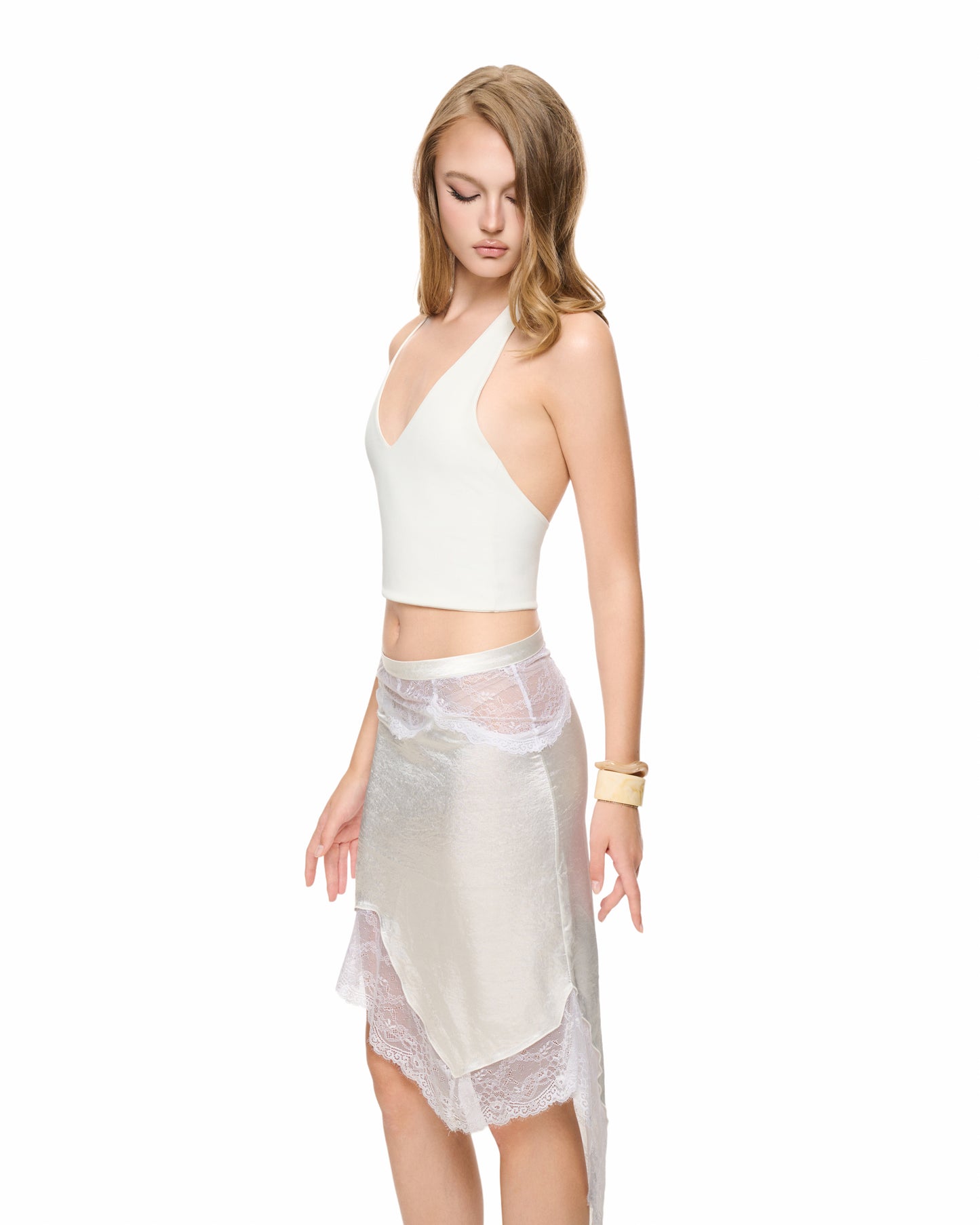 "V" TOP IN WHITE
