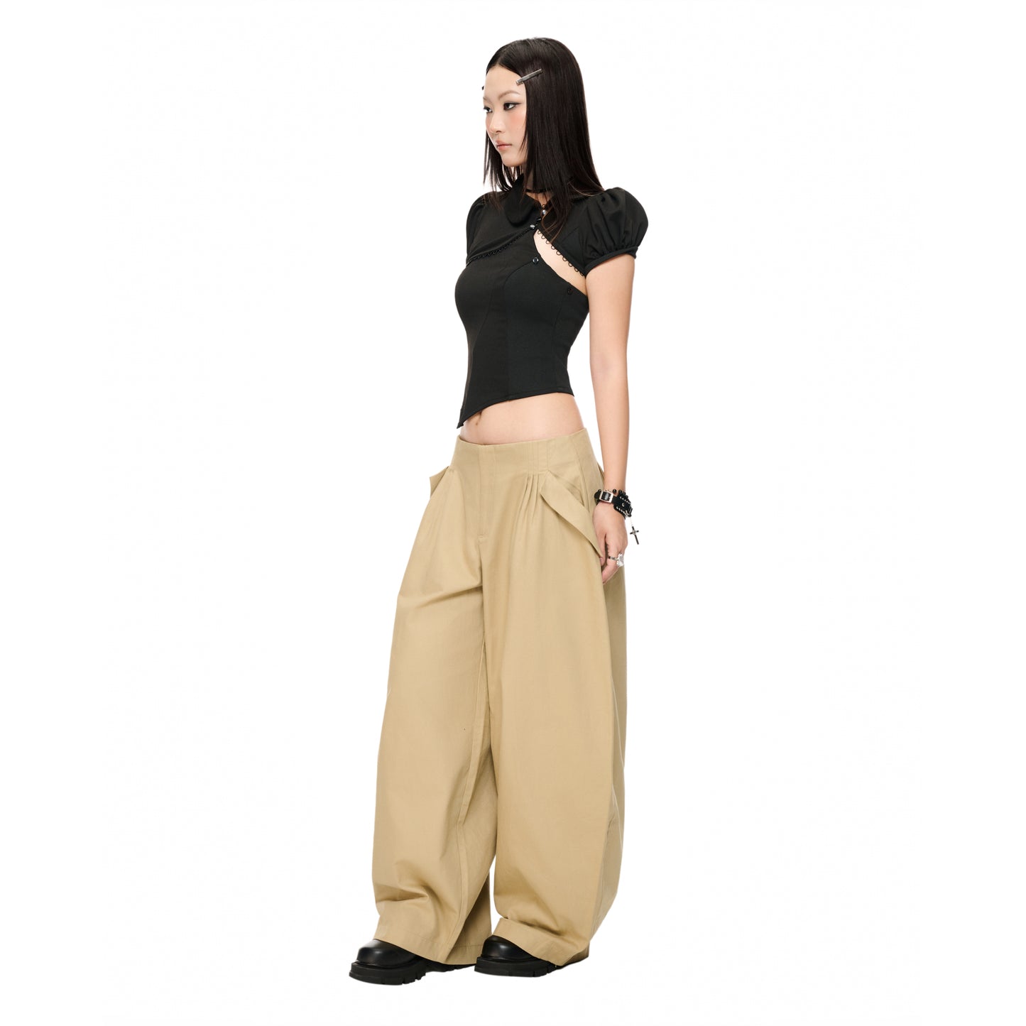 "XINXIN IN BLACK” TOP